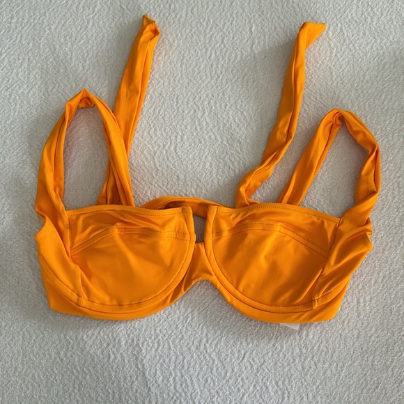 L*Space Camellia Bikini Top, Size Medium, $114 - Picture 5 of 7